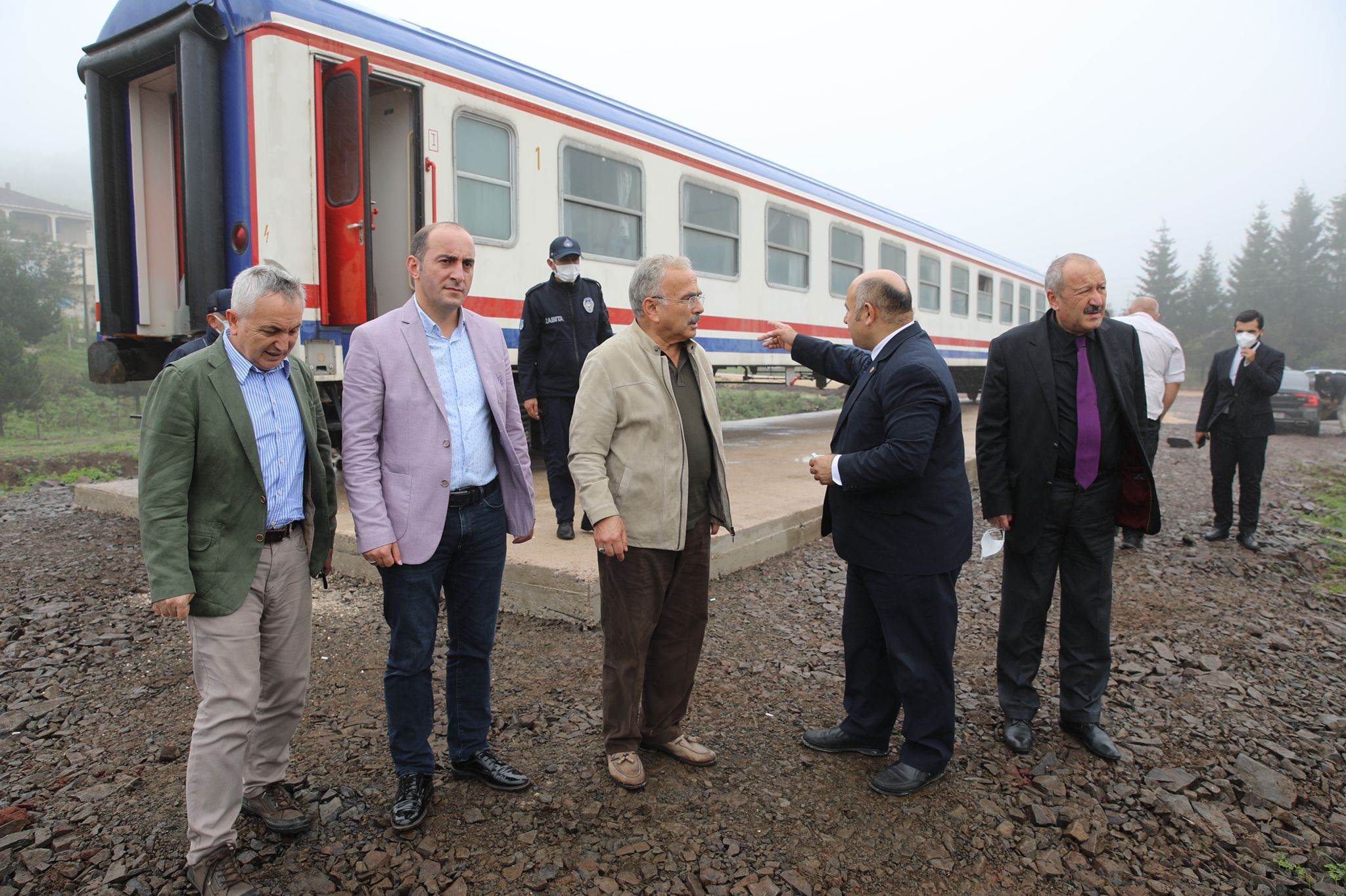 BAŞKAN GÜLER, SAHAYI BOŞ BIRAKMIYOR